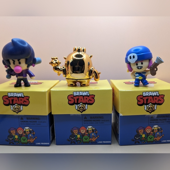 Brawl Stars Bundle with key chain shown + 2 blind minifigurine boxes (random) - Picture 2 of 8